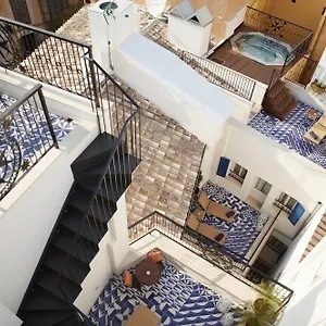 Cort Отель